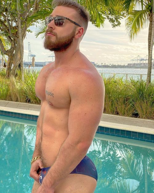 massivemanlymen:Jimmy Ramsay