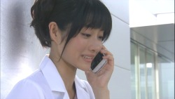 石原さとみちゃんが使ってるスマホにも精液をかけたいですね。