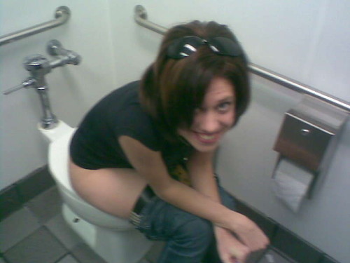 dimitrivegas:  Toilet girl