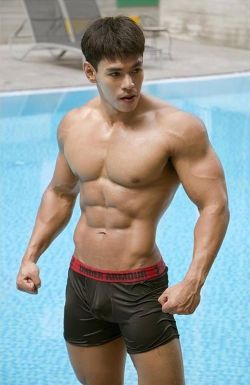 muscles-no-nudity:   muscles-no-nudity