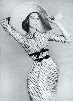   Suzy Parker by Richard Avedon       