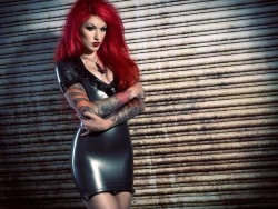 alethalmenace:  Cervena Fox