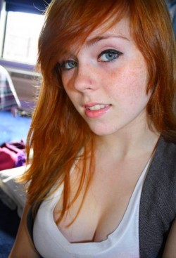 gingersilove:  Follow a close friend of ours @ http://houlife.tumblr.com