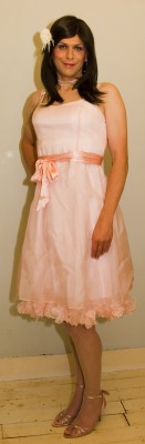 jennifersilk:  Coast prom dress - exposing my silk French knickers