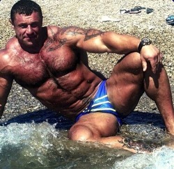 furonmuscle:  You don’t often see Mikhail Sidorychev unshorn