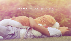 minimaxkiddo:  Teddys are awesome hug buddys :3