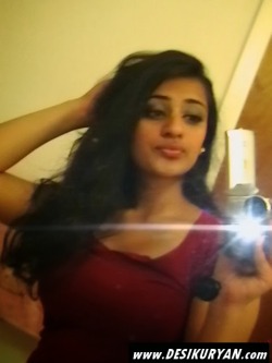 crazy-about-desi:  Another beautiful desi taking selfies