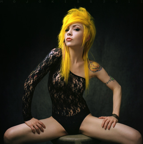 neon yellow photog link in comments xpost rgirlswithneonhair #nsfw #Hotchickswithtattoos