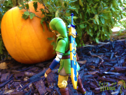 zethofhyrule:  Carving The Lumpy Pumpkin! Happy Halloween Hylians!