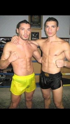 mucmuscle:  two hotties