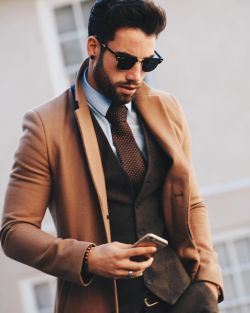 menstyleworld:  everybodylovessuits:  Earth colors combined with