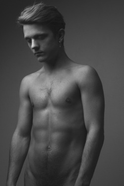 sean-clancy:  Jonas, by Thobias Malmberg 