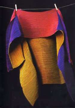 isseymiyake-fanclub:  Issey Miyake