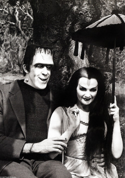 vintagegal:  Fred Gwynne and Yvonne De Carlo as Herman and Lily