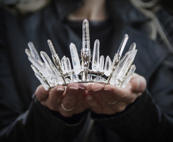 whatsinsideofme:  humann-is-art:  whimsy-cat:  Handmade crowns