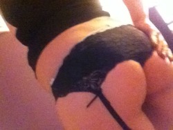 I love your blog :) What a beautiful submission!! Your ass looks incredible xx