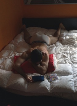 straightandgaymers:  More hot guys gaming in their underwear