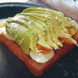 Brunch of champions. 😍 #boiledegg #avocado #pesto #toast #food