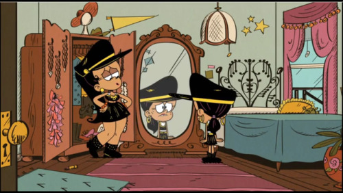 ck-blogs-stuff: safe-loud-house:  Meet the Casagrande Family!  Where can I see this episode? XP  What he said?