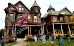 madlori:Fall foliage and Halloween decorations in Victorian Village,