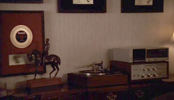 avinylcollection:  A vinyl & turntable in the TV show The