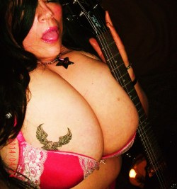 mylonelybreasts:  mylonelybreasts:  ~~red bra…and guitar  {{for