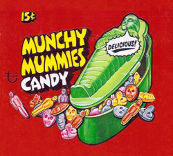 ishalloweeneveryday:  MUNCHY MUMMIES CANDY BY TOPPS 