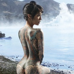 thechristiansaint:Naked outdoor spa day anyone? The amazing @akumasuicide