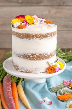 sweetoothgirl:    CARROT CAKE WITH CREAM CHEESE FROSTING  😍😍