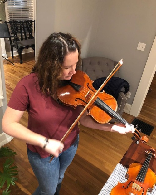 <p>Scenes from The Violin Shop on Friday night. I’m making old time viola a thing and don’t try to stop me. #nashvillefiddlebanjocamp #viola #banjo #nashvilleviolabanjocamp (at The Violin Shop)<br/>
<a href="https://www.instagram.com/p/Bs0vOVflEjY/?utm_source=ig_tumblr_share&igshid=n4g615nymk9w">https://www.instagram.com/p/Bs0vOVflEjY/?utm_source=ig_tumblr_share&igshid=n4g615nymk9w</a></p>