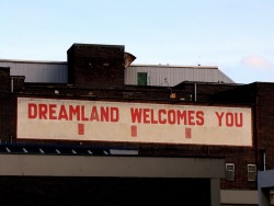 criwes:  Sign of amusement park Dreamland Margaten in Kent, England