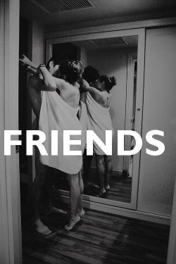marianelisalinaspino:  “Friends"…