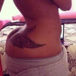thickumsandthangs21:  That’s a fat ass! #WINGS