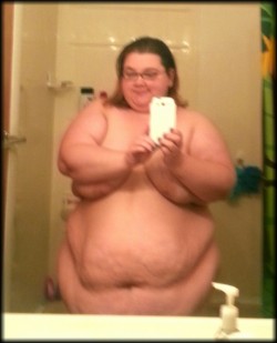 princsscupycake:  Lil blurry but this was me before my shower