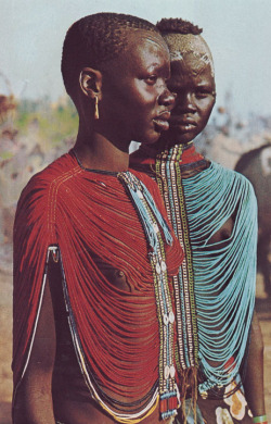 kicker-of-elves:  Dinka women in Sudan   National Geographic
