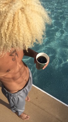 rodger8866:  Beautiful blonde boy with abs