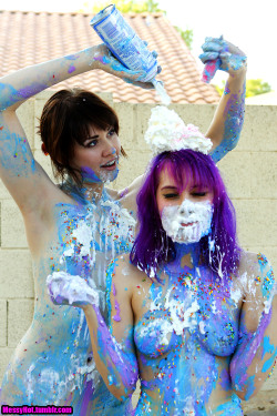 messyhot:  Editing the video for this shoot with Lilac Pixie