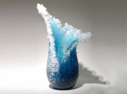 voidbat:boredpanda:Majestic Ocean Wave Vases By Hawaiian Artist