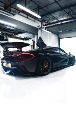 visualechoess:  Mclaren P1 