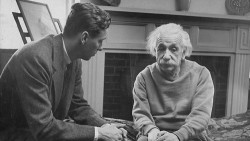 fly-only-fly:  eslahistoriadeunamor:  Albert Einstein y su terapeuta.A