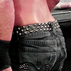  Chris Jericho + Jeans   Wears those tight jeans so well!!!