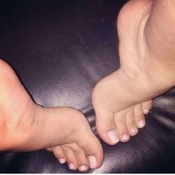 idreamoffeet:  Just wow! #feet #sexyfeet #prettytoes #perfectfeet