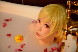 onulohayou:  Oshino Shinobu (Monogatari series) by 妖少 