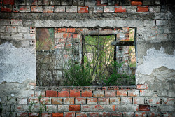 destroyed-and-abandoned:  Years after the Bosnian-Serbian civil