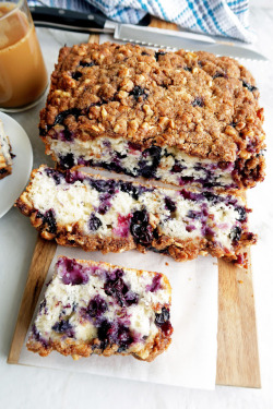 foodffs:  BLUEBERRY COFFEE CAKE WITH BROWN SUGAR-WALNUT CRUMBLE 