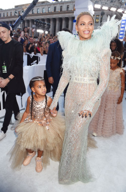 celebritiesofcolor:  Beyonce and Blue Ivy attend the 2016 MTV