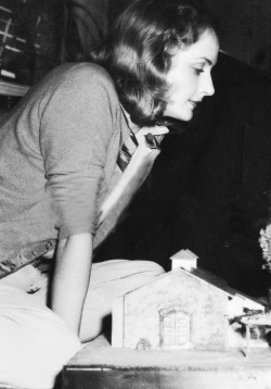 rosemaclares:Carole Lombard on the set of They Knew What They