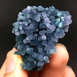 sciencealert:This type of rock is called Botryoidal Chalcedony,