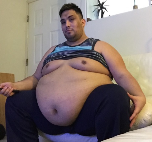 bigfattybc:  Been feeling good lately so here are some more pics! Love my new haircut hehe  Seriously handsome haircut ;)