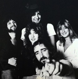 golddustsoul:  Beautiful capture from the Fleetwood Mac Deluxe